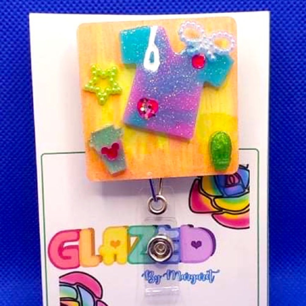 🆕Badge Reel 🛍🤩Free Shipping ✈️💌for bundle of 3 items and up📦